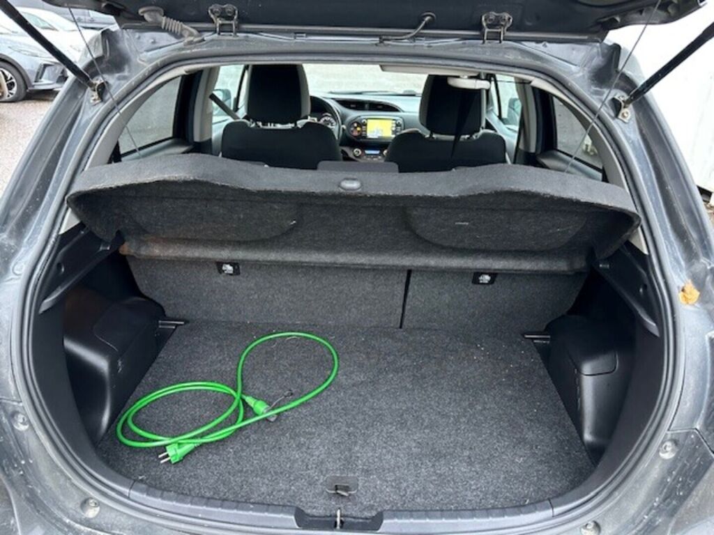 Toyota Yaris 2019 Musta