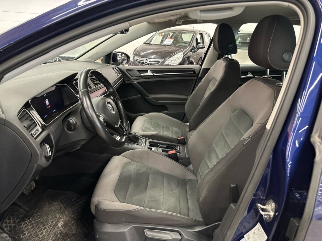 Volkswagen Golf 2019 Sininen