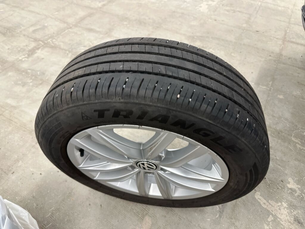 Volkswagen Golf 2019 Sininen