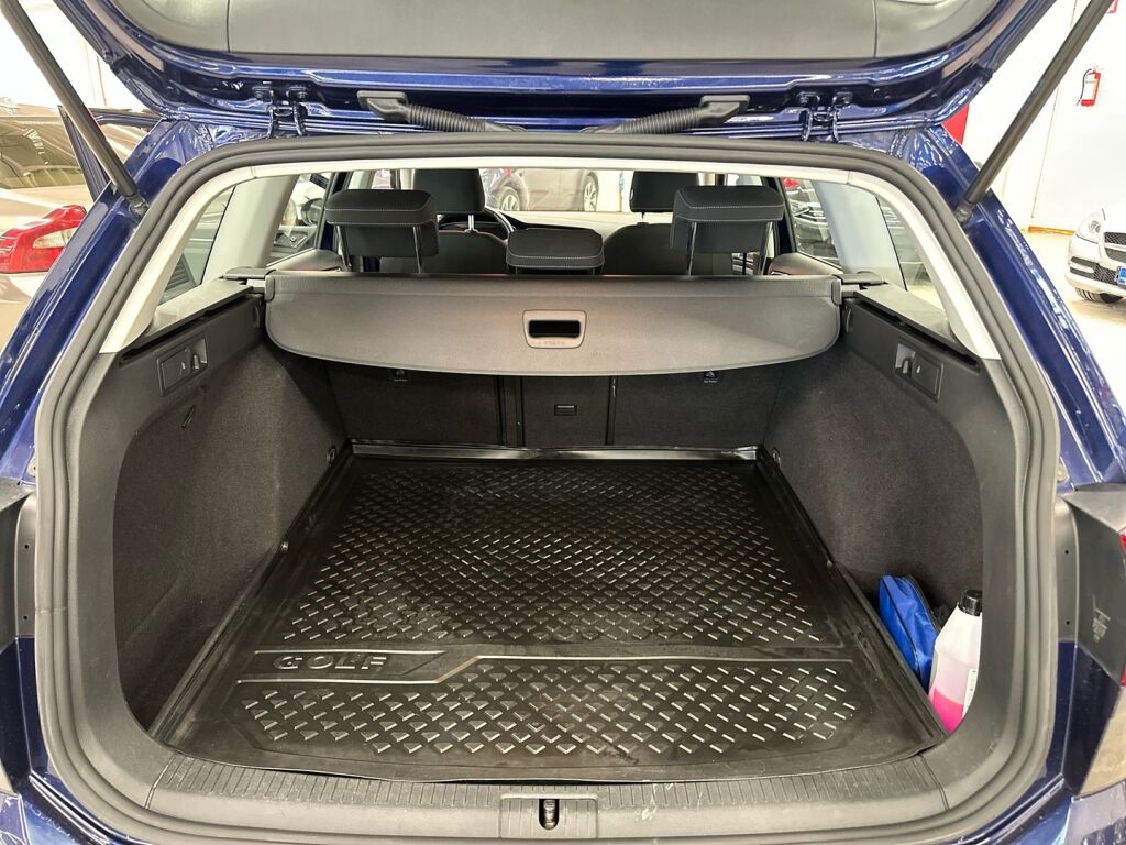 Volkswagen Golf 2019 Sininen