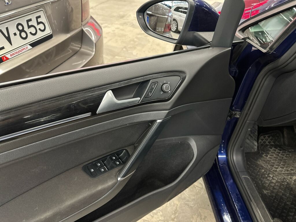 Volkswagen Golf 2019 Sininen