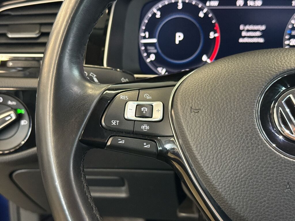 Volkswagen Golf 2019 Sininen