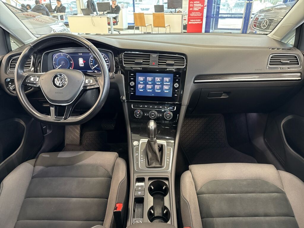 Volkswagen Golf 2019 Sininen