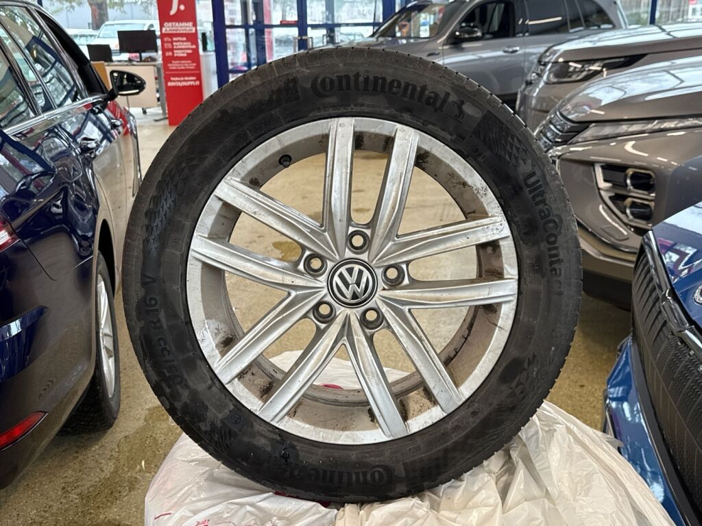 Volkswagen Golf 2019 Sininen