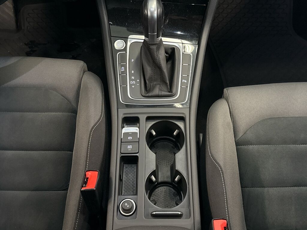 Volkswagen Golf 2019 Sininen