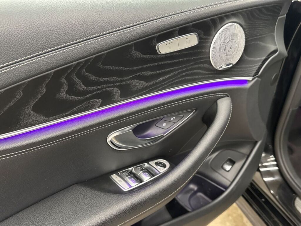 Mercedes-Benz E 2019 Musta