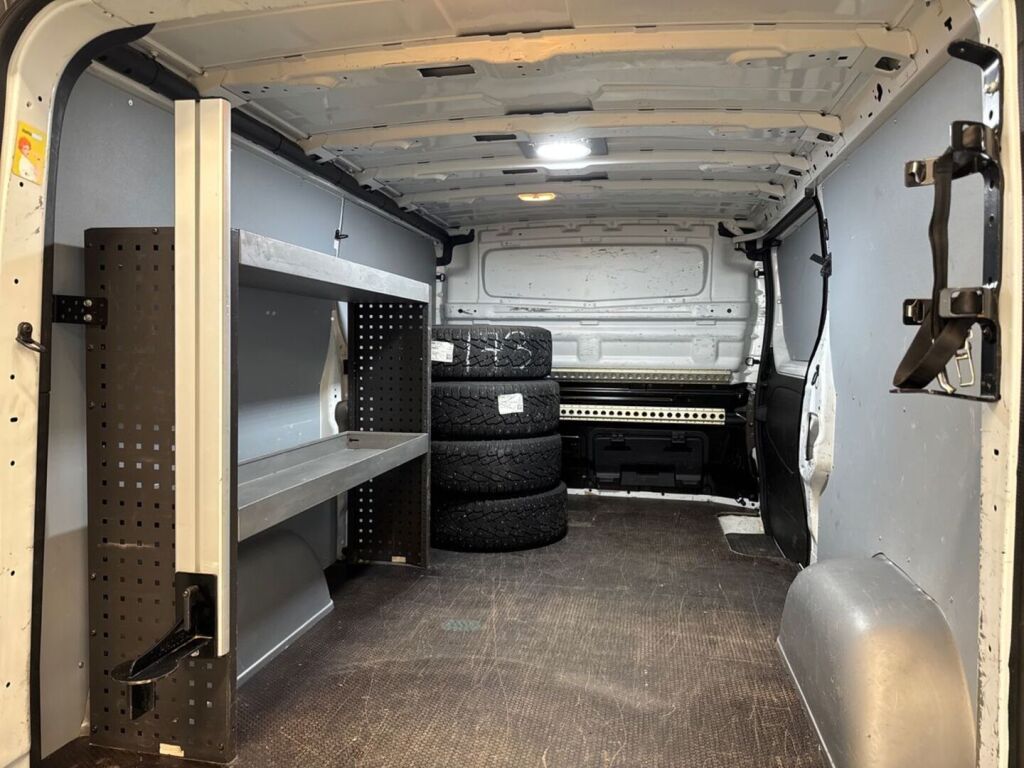 Renault Trafic 2019 Valkoinen