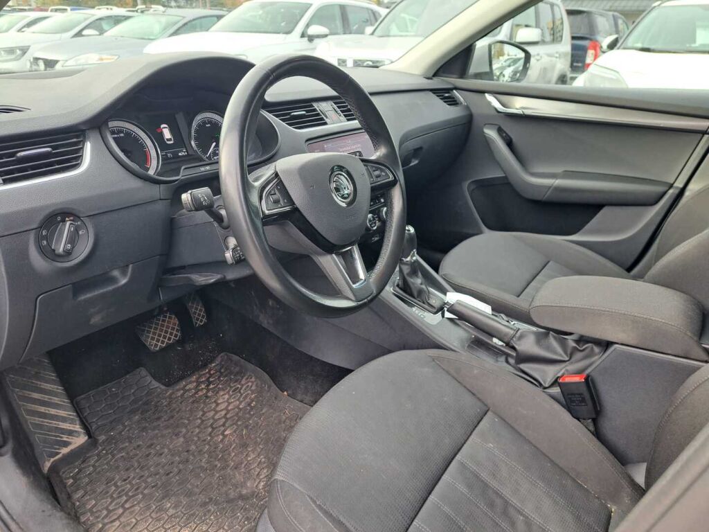 Skoda Octavia 2019 Harmaa