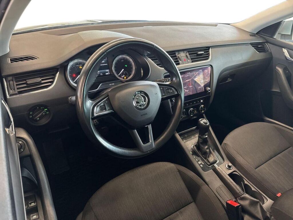 Skoda Octavia 2019, bild 7/24