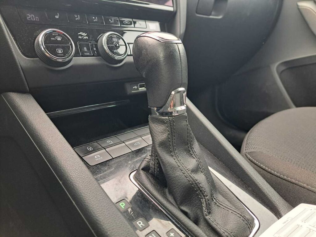 Skoda Octavia 2019 Harmaa