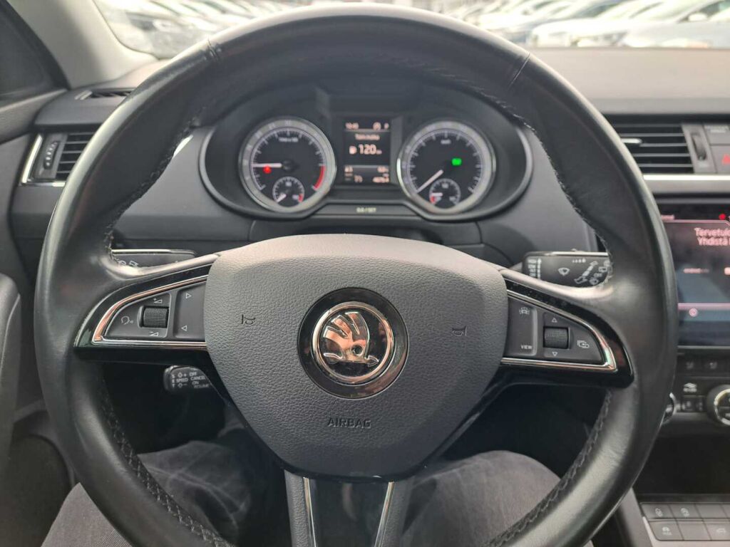 Skoda Octavia 2019 Harmaa