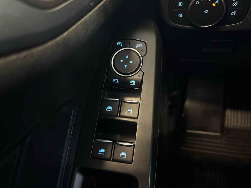 Ford Focus 2019 Musta