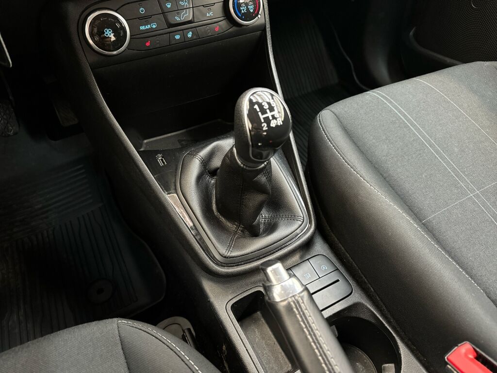 Ford Fiesta 2019 Punainen