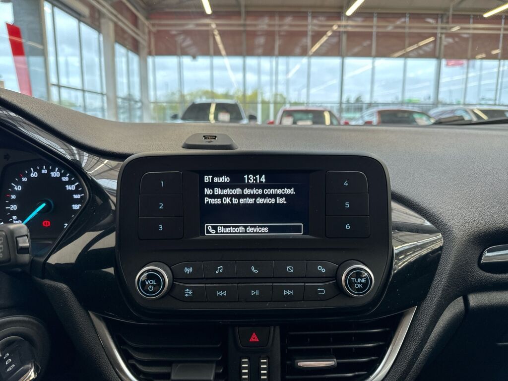 Ford Fiesta 2019 Punainen