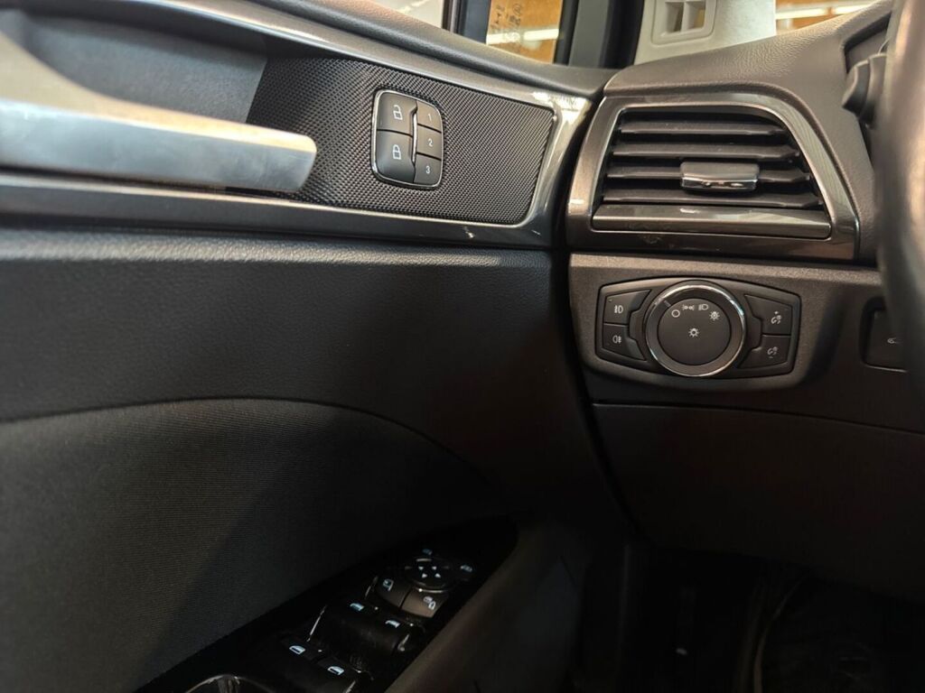 Ford Mondeo 2019 Valkoinen