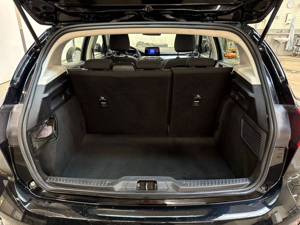Ford Focus 2019 Musta