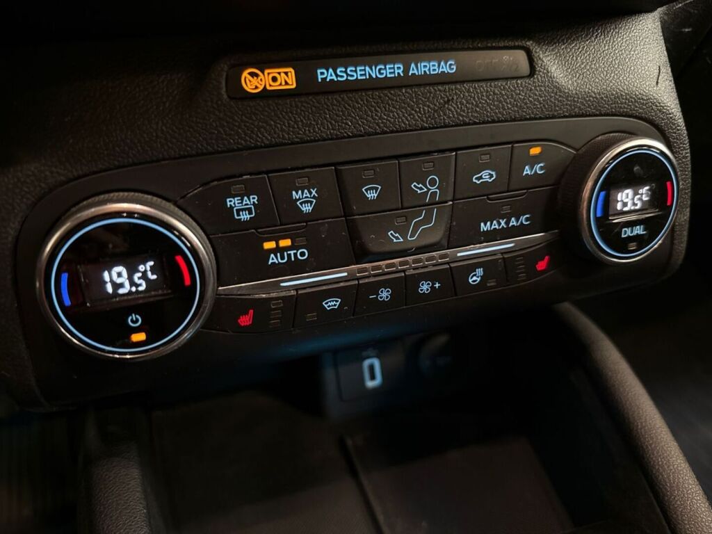 Ford Focus 2019 Musta