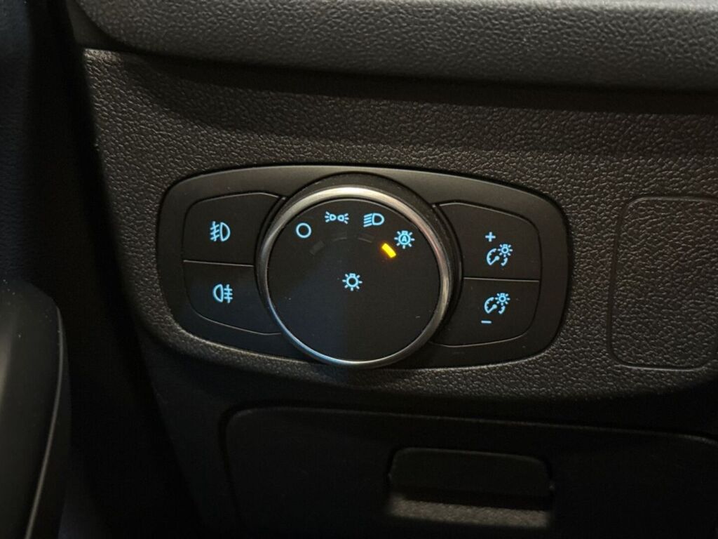 Ford Focus 2019 Musta