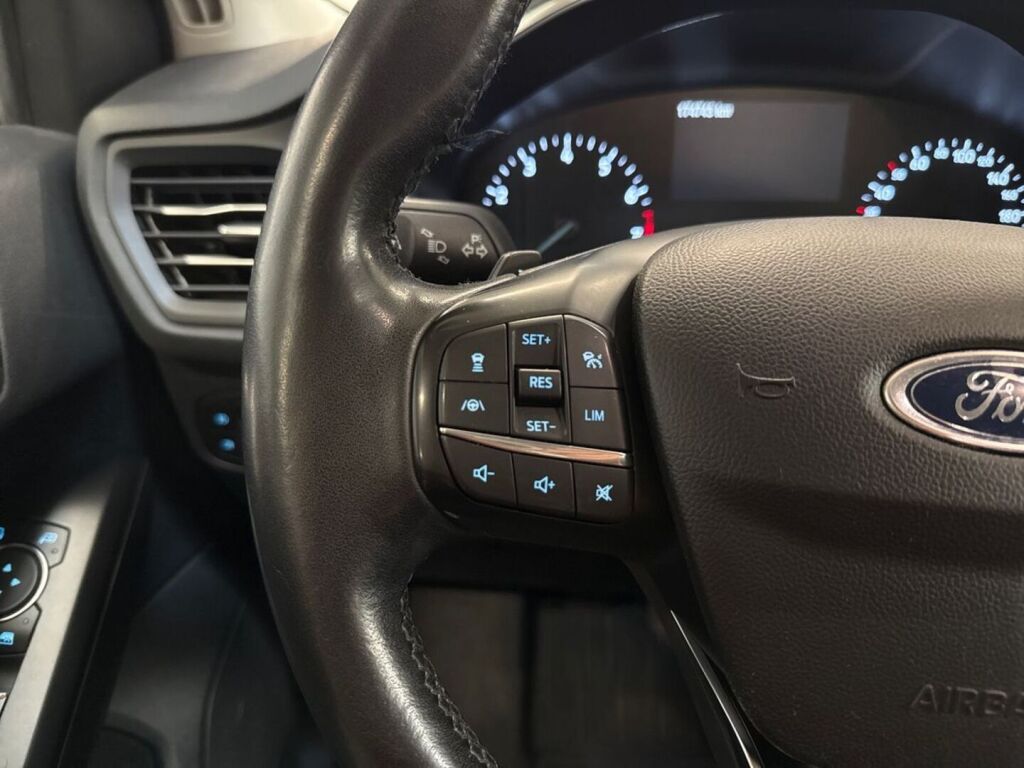 Ford Focus 2019 Musta