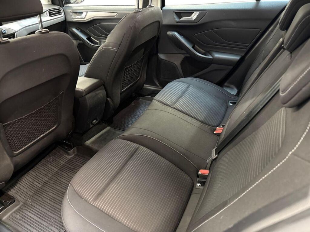 Ford Focus 2019 Musta