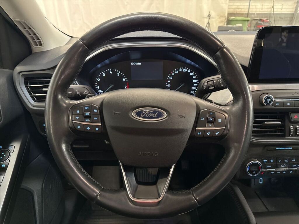 Ford Focus 2019 Musta