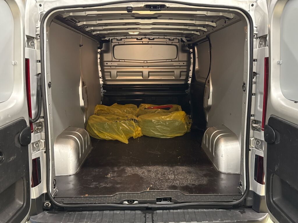 Nissan NV300 2019 Harmaa