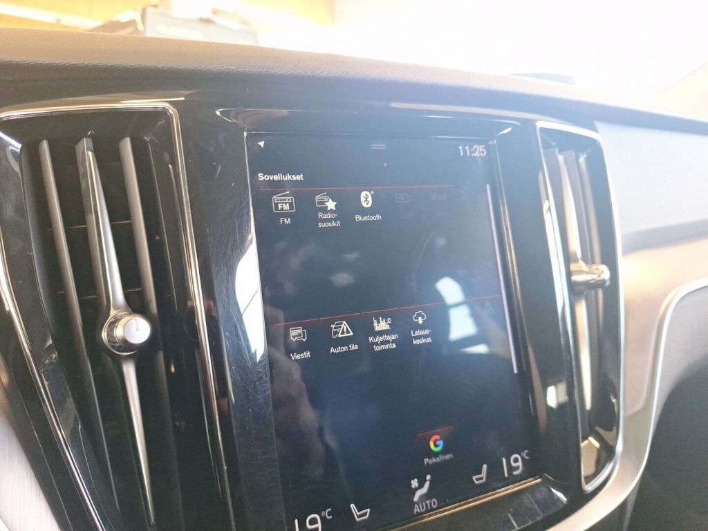 Volvo V60 2019 Harmaa