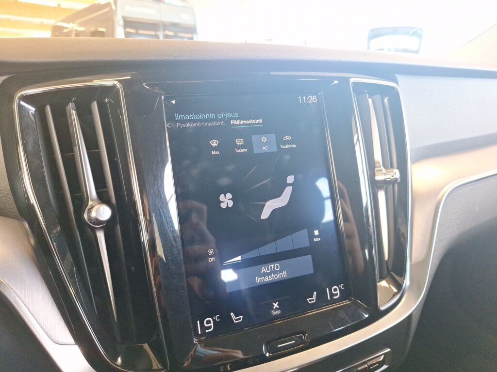 Volvo V60 2019 Harmaa