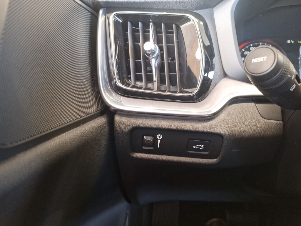 Volvo V60 2019 Harmaa