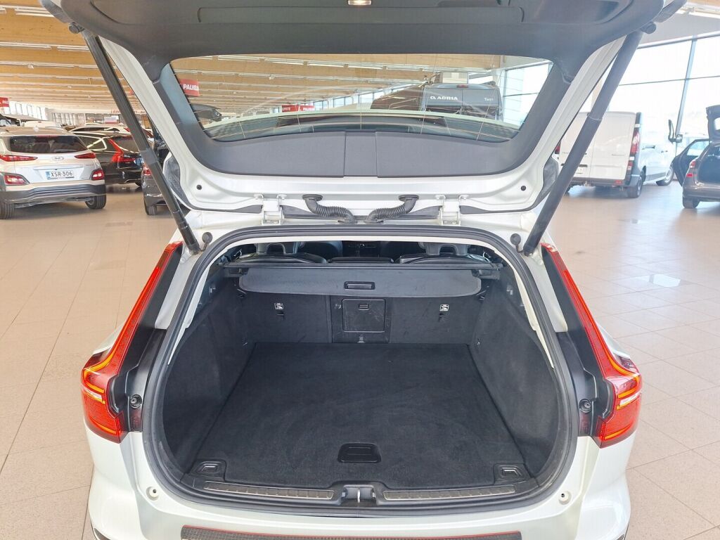 Volvo V60 2019 Harmaa