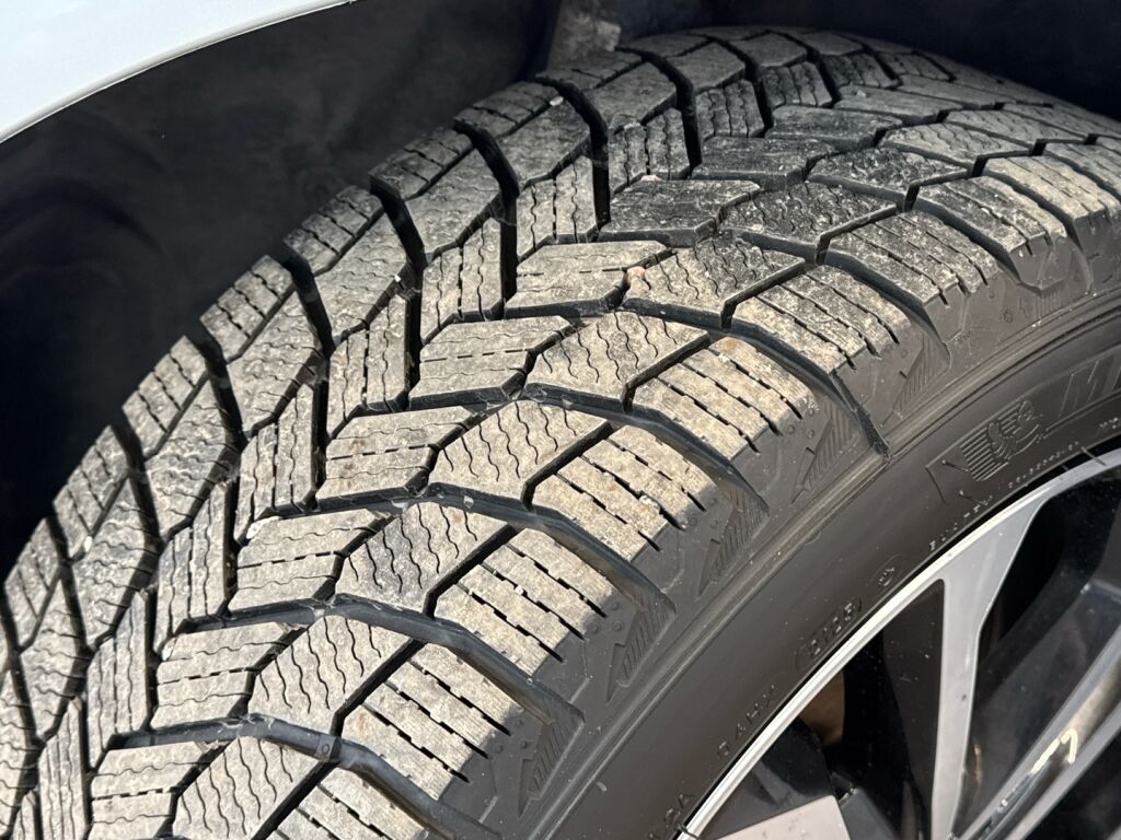 BMW 225 2018 Harmaa