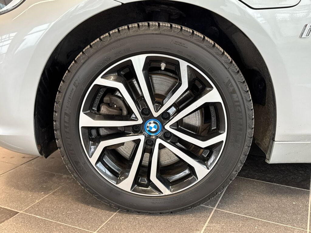 BMW 225 2018 Harmaa