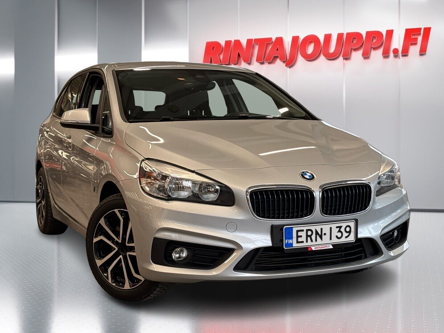BMW 225