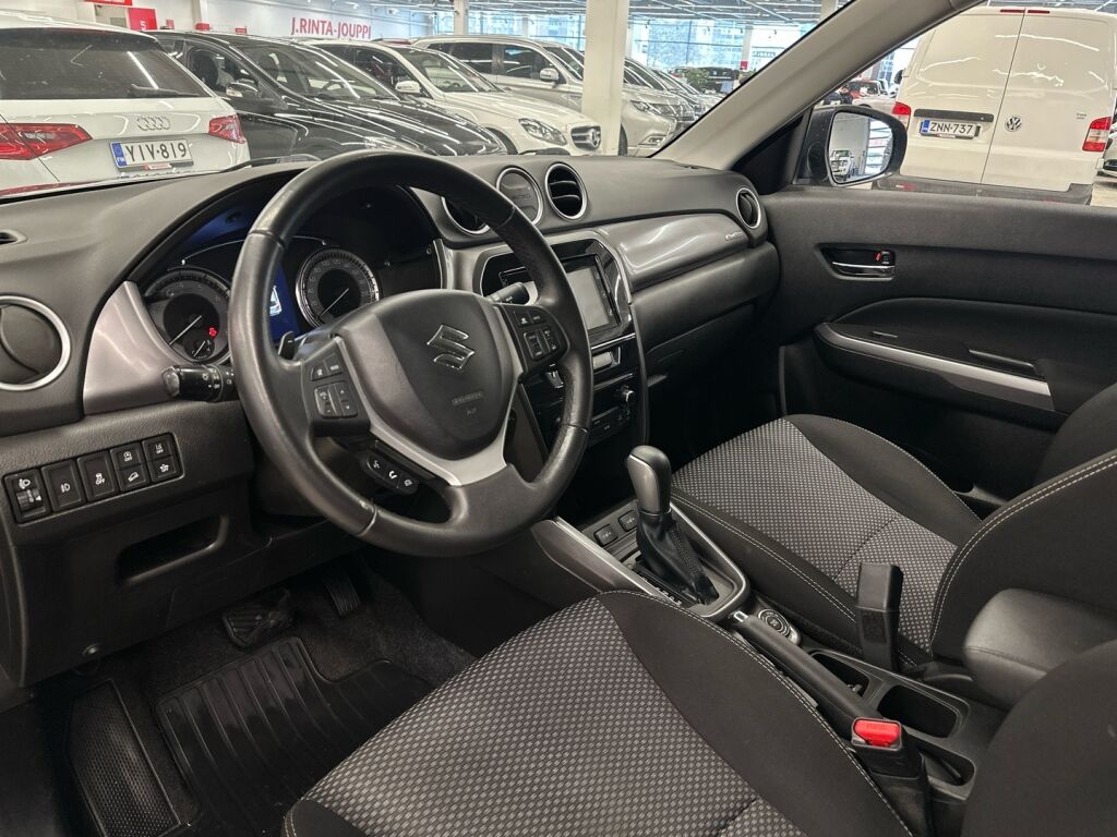 Suzuki Vitara 2019 Harmaa