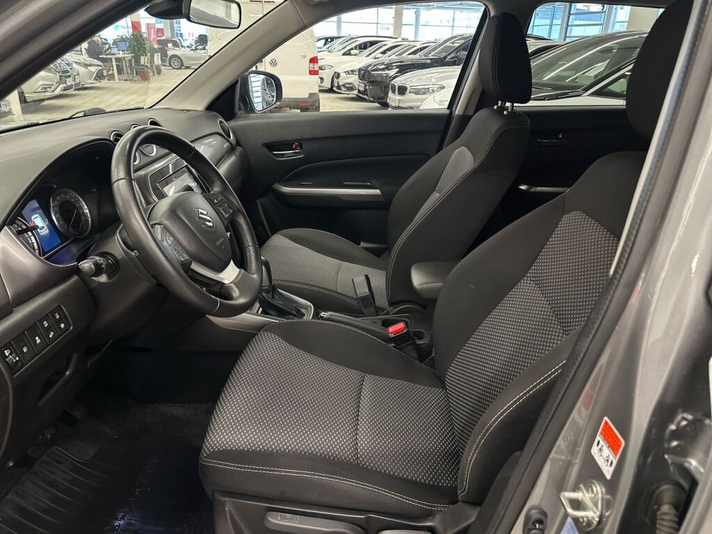 Suzuki Vitara 2019 Harmaa