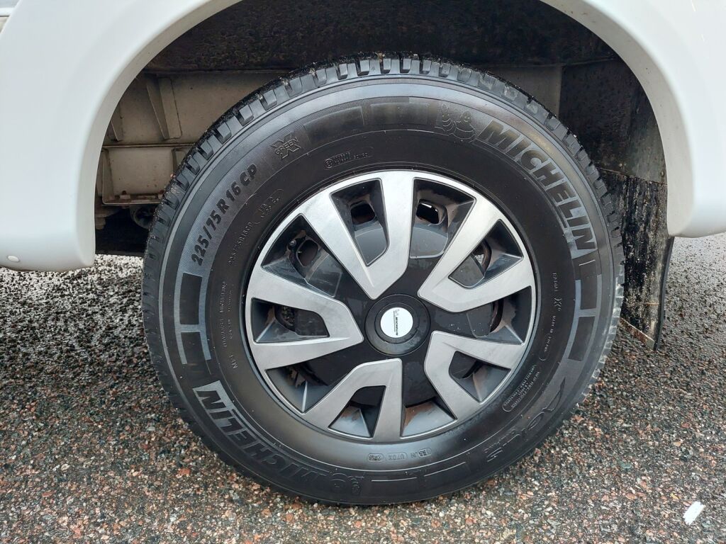 Sunlight A 68 2019 Valkoinen