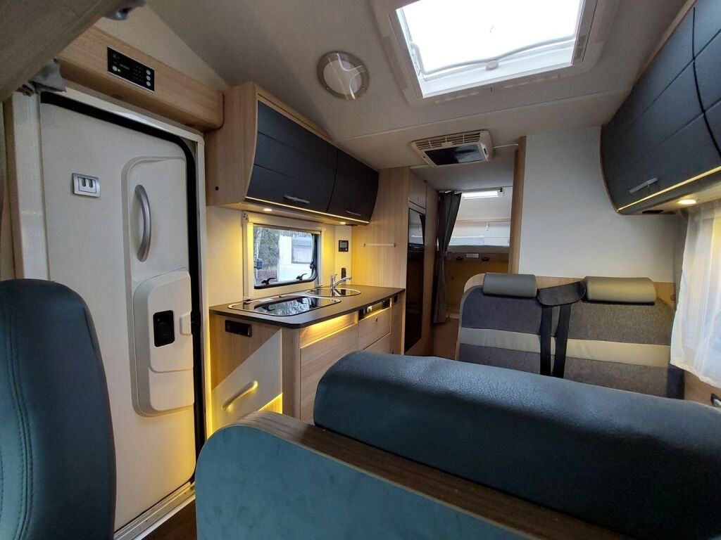 Sunlight A 68 2019 Valkoinen