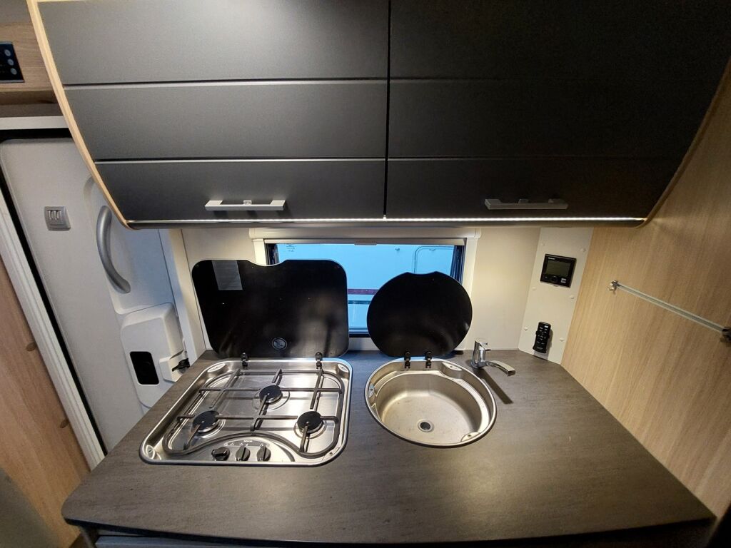 Sunlight A 68 2019 Valkoinen