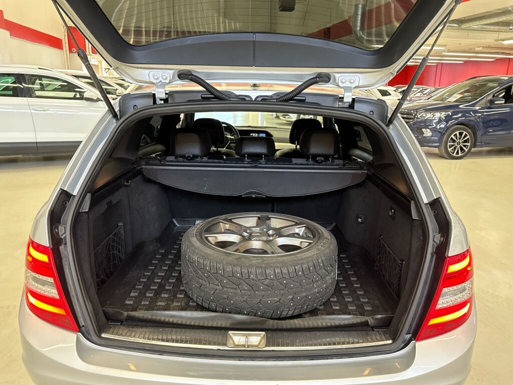 Mercedes-Benz C 2012 Hopea