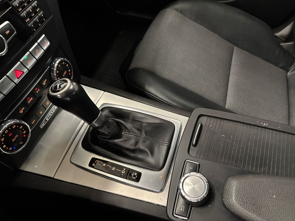 Mercedes-Benz C 2012 Hopea