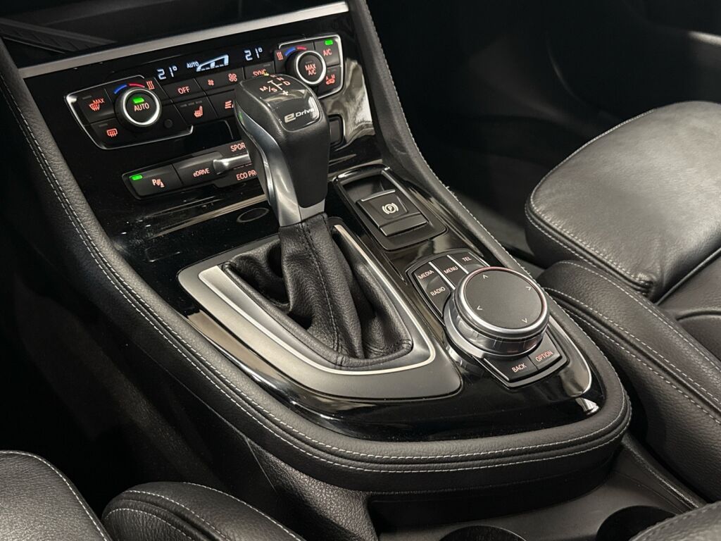 BMW 225 2017 Valkoinen