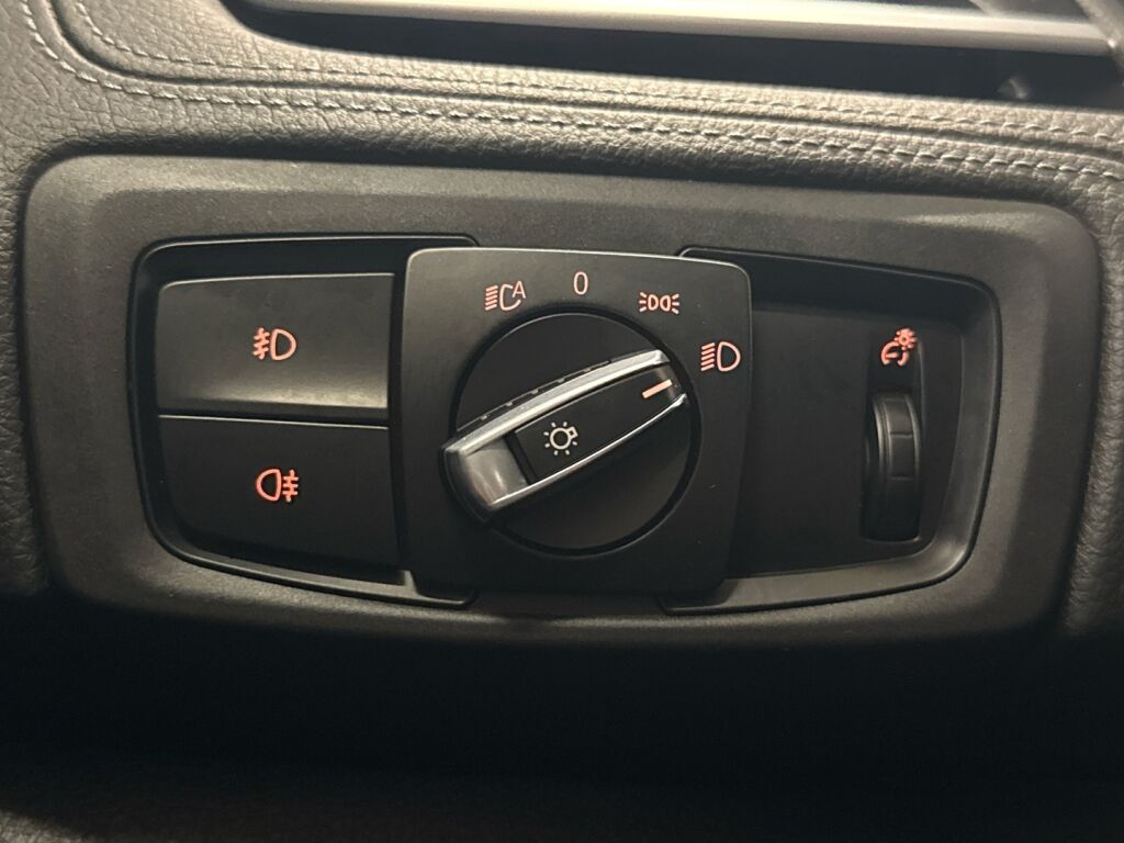 BMW 225 2017 Valkoinen