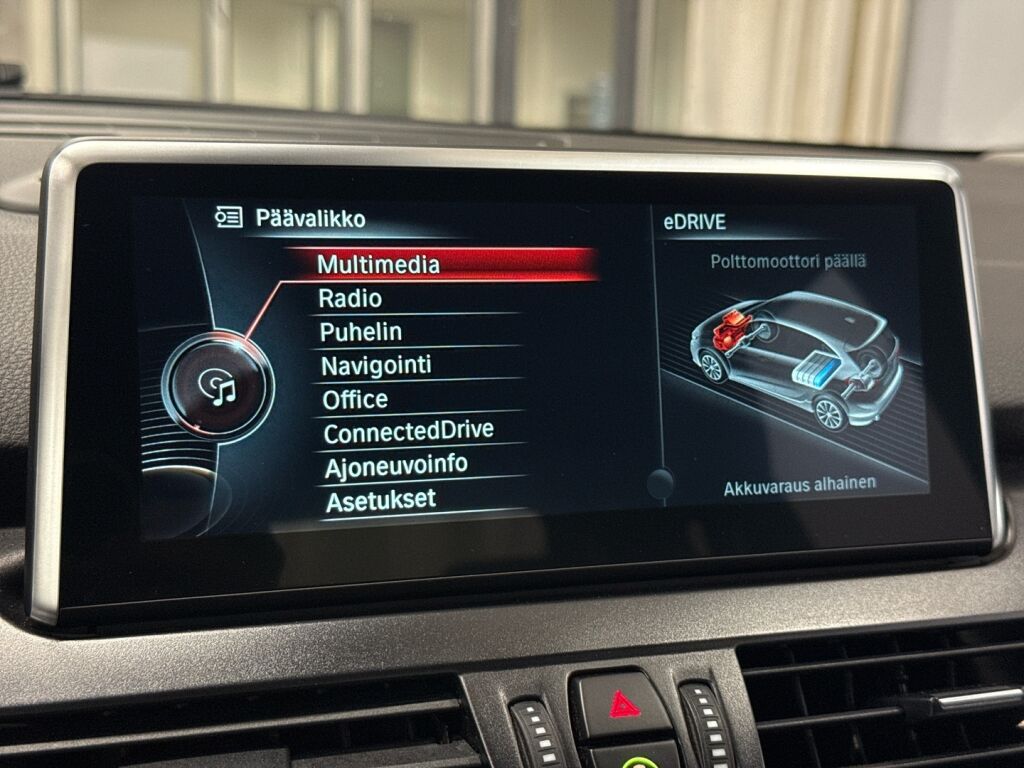 BMW 225 2017 Valkoinen