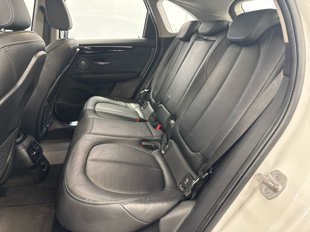 BMW 225 2017 Valkoinen