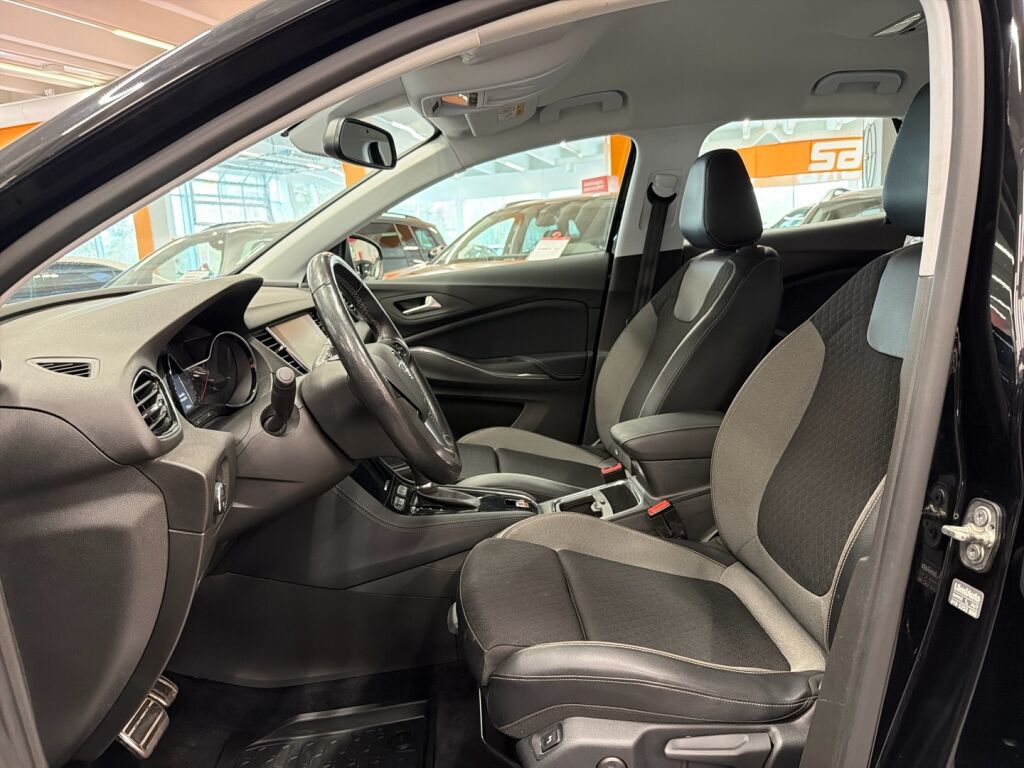 Opel Grandland X 2020 Musta