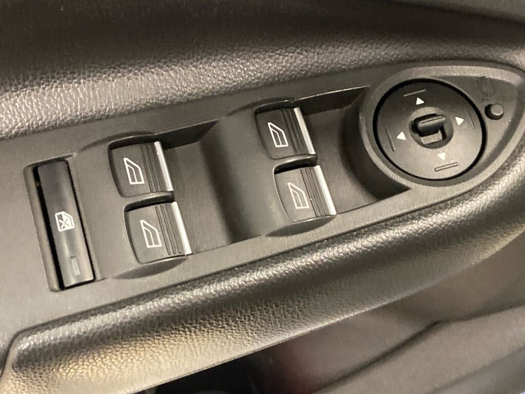 Ford Kuga 2019 Valkoinen