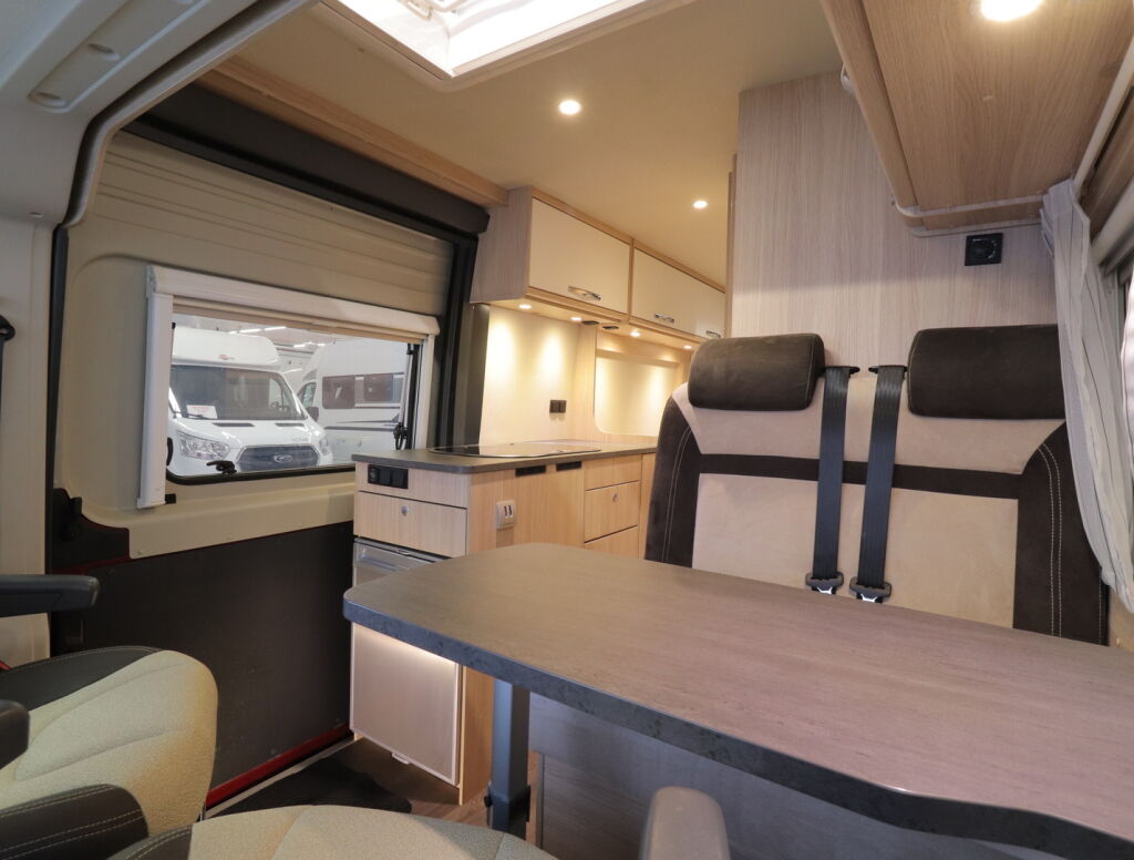 Roadcar 600 2019 Punainen