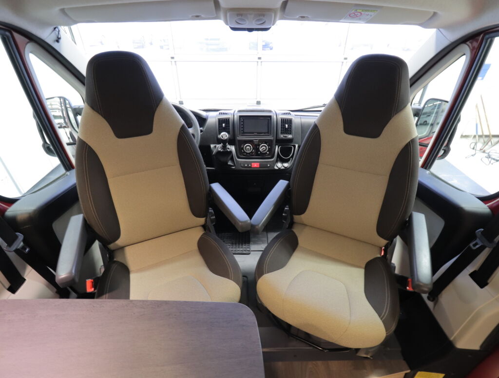 Roadcar 600 2019 Punainen