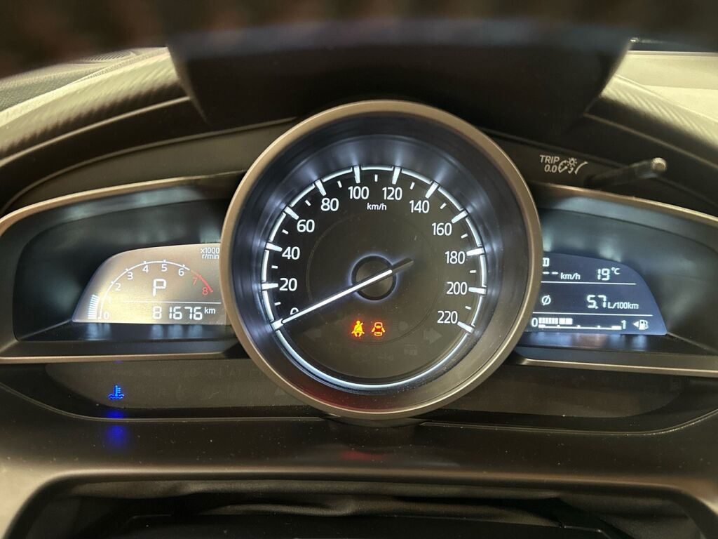 Mazda 2 2019 Punainen