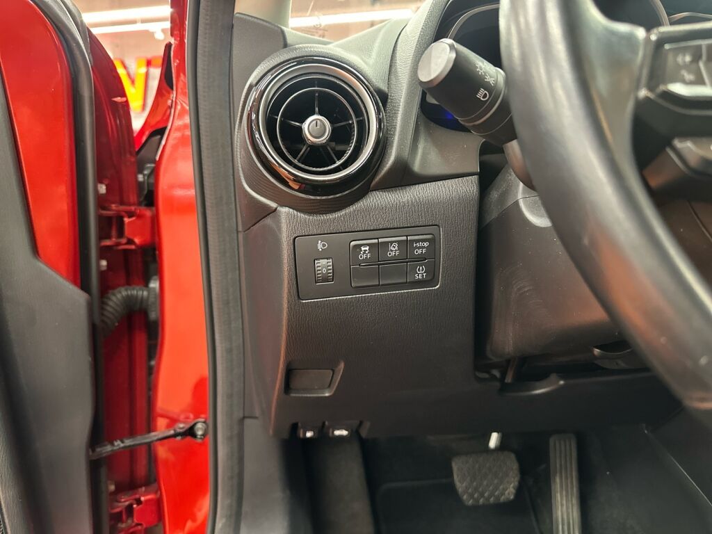 Mazda 2 2019 Punainen